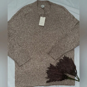 NWT oatmeal sweater, small